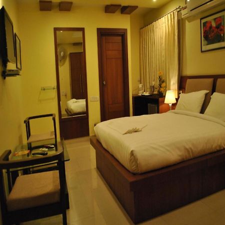 Hotel Sri Madhura Inn Hyderabad Exterior photo